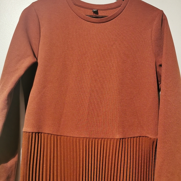 Uniqlo Large Monochrome Dark Brown Pleated Long Sleeve Old Money Dress - Picture 5 of 10